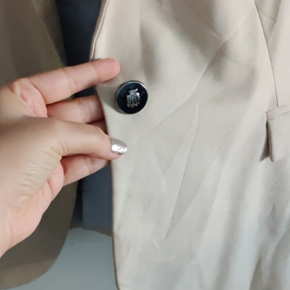 Blazer - Picture 3 of 6